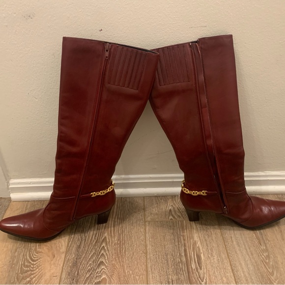 Anne Klein Vintage Elegant Brown Leather Knee-High Boots - Picture 1 of 4